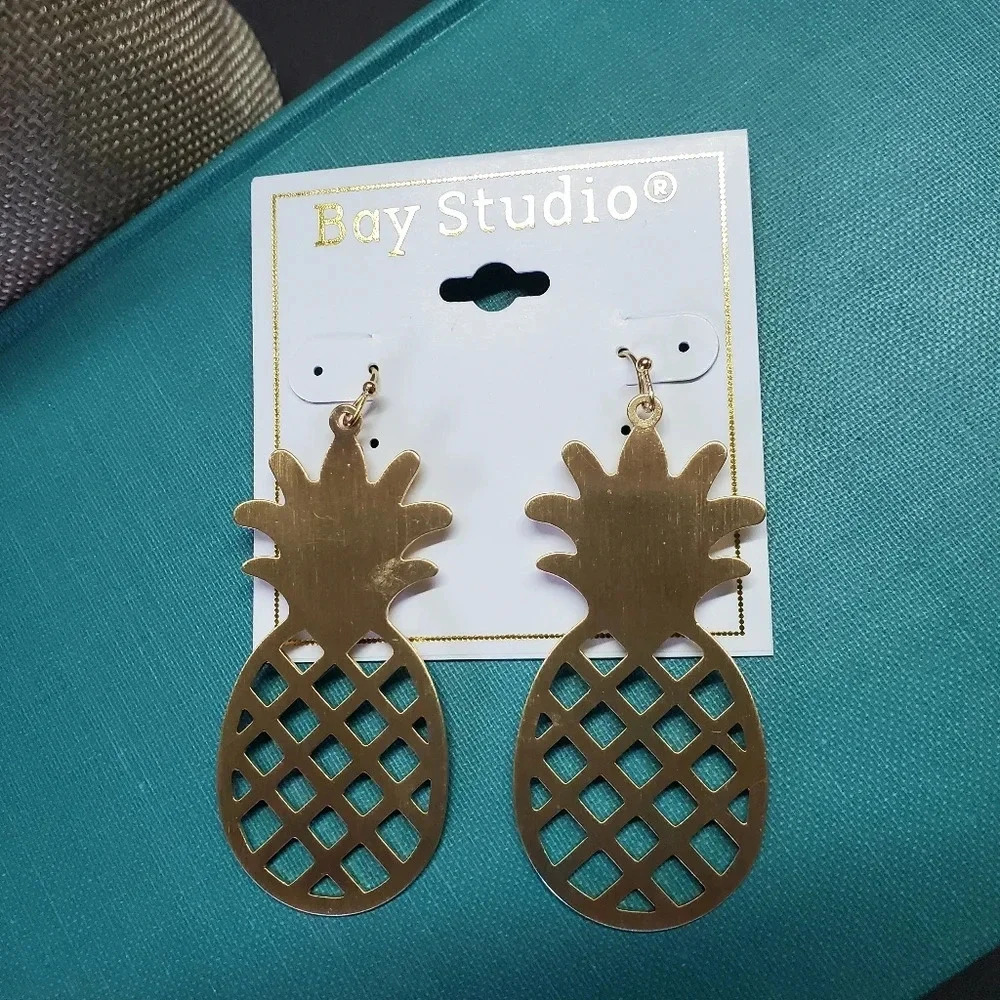 Pineapple Drop Earrings In Gold Tone 10$